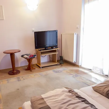 בית כפרי Slemensek